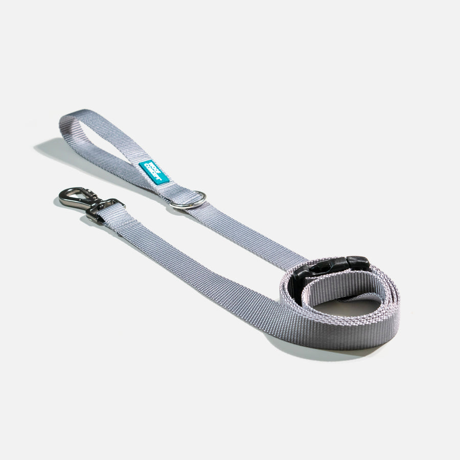 Woof Concept grey dog leash made in Canada, featuring durable nylon material and a sturdy metal clasp, perfect for Canadian pet owners.